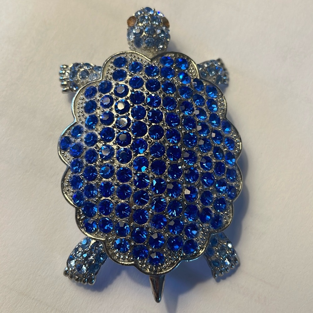 Turtle Brooch Silver tone with rhinestones